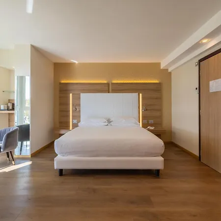 Kriss Internazionale Hotell 4*