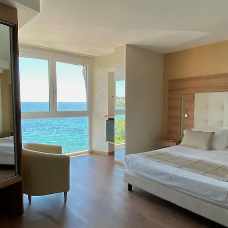 Kriss Internazionale Hotel 4*