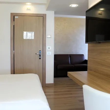 Kriss Internazionale Hotel 4*