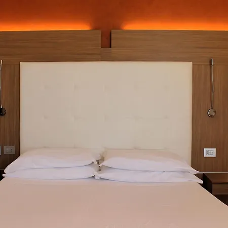 Kriss Internazionale Hotell 4*