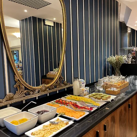 Kriss Internazionale Hotel 4*